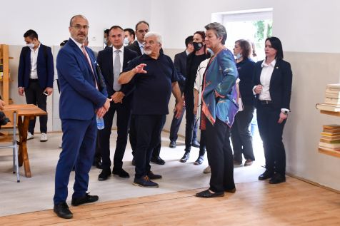 Комесарка Европске уније за унутрашње послове посетла реконструисани Прихватни центар у Обреновцу